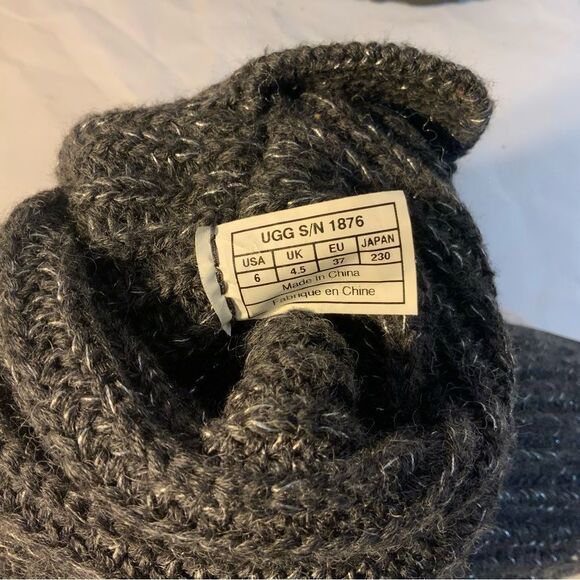 UGG Women's 1876 Classic Cardy Button Sweater Knit Gray Silver Boots Size 6 - Picture 7 of 8